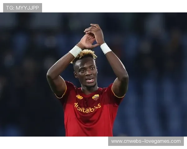 伊唐·姆巴佩的伤病困扰：年轻中场职业生涯的严峻挑战