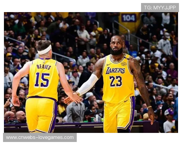 勇士队估值首破百亿达108亿美元,超越尼克斯湖人登顶联盟第一 勇士队估值首破百亿达108亿美元,超越尼克斯湖人登顶联盟第一