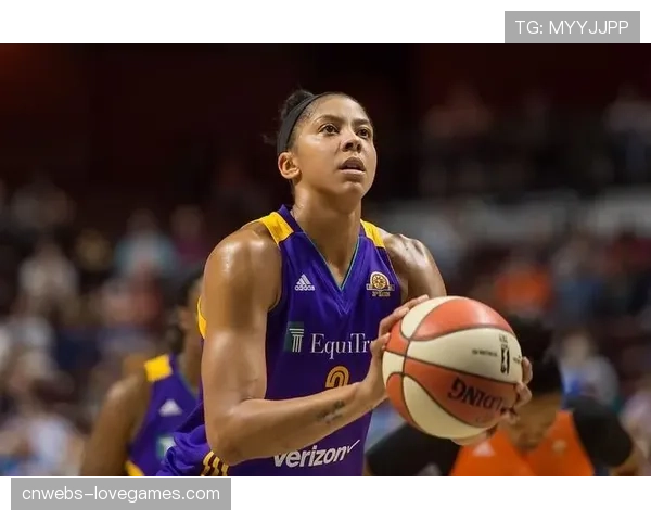 洛杉矶火花队新帅科特·米勒首次主持全队训练,强调防守体系